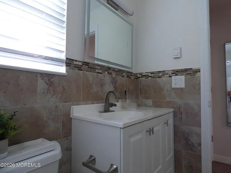 1 Osborne Pl #44-SEA — Photo 12