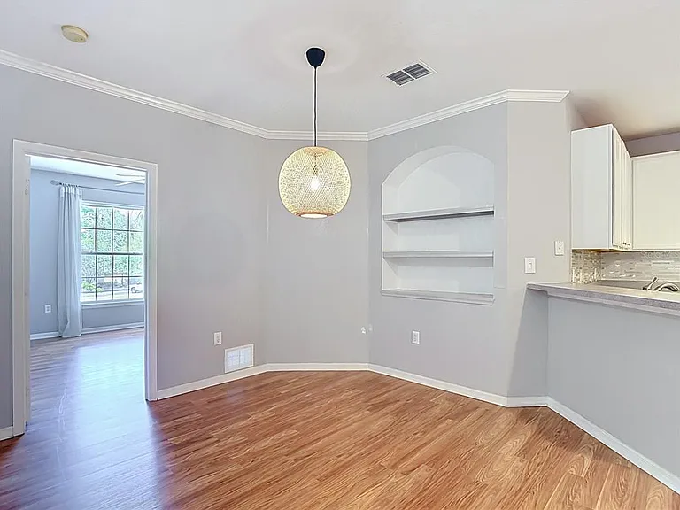 10201 Courtney Palms Blvd #203 — Photo 12