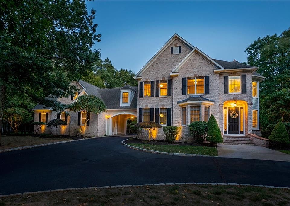 1st image of 70 Tipping Rock Dr