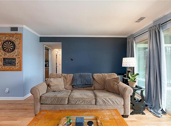 4th image of 4512 Jefferson St #203