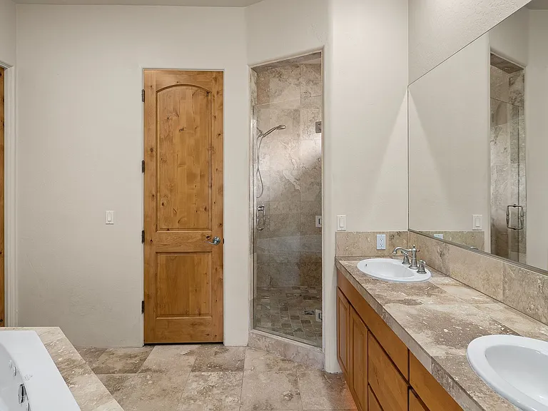 227 Les Springs Dr — Photo 30