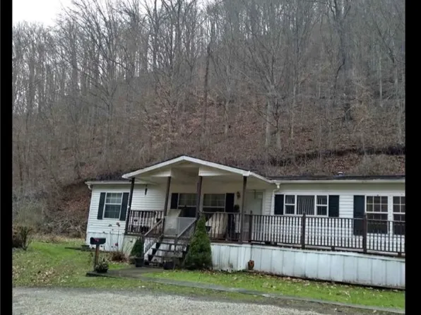 51 Rodeo Dr, Wharncliffe, WV 25651