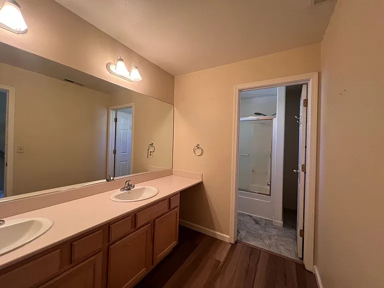 1678 N Highway 395 #28 — Photo 8