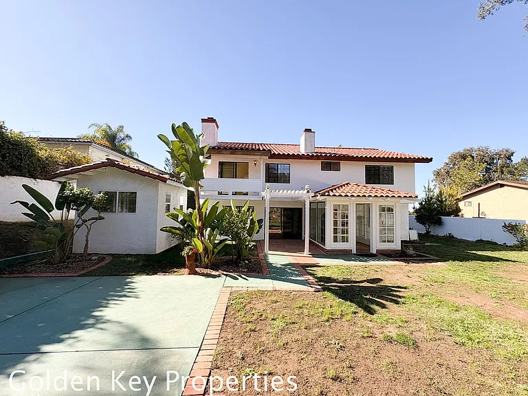 2475 Unicornio St — Photo 43