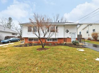 309 W Edmonston Dr, Rockville, MD