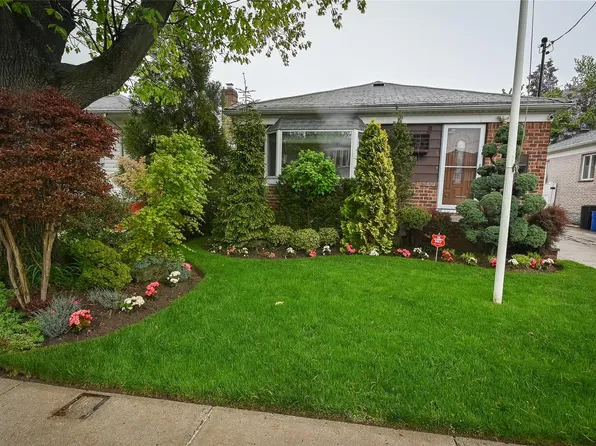 1311 136th Street, College Point, NY 11356