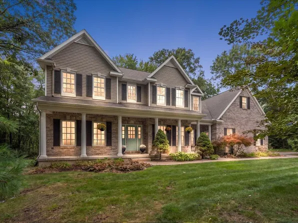 6039 Back 40 Dr NE, Belmont, MI 49306