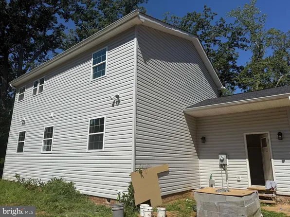 3179 Oakmont Ave, Triangle, VA 22172