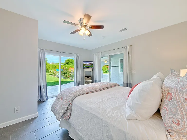 72248 Desert Dr — Photo 29