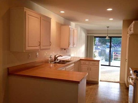 5th image of 2584 Northshore Ln