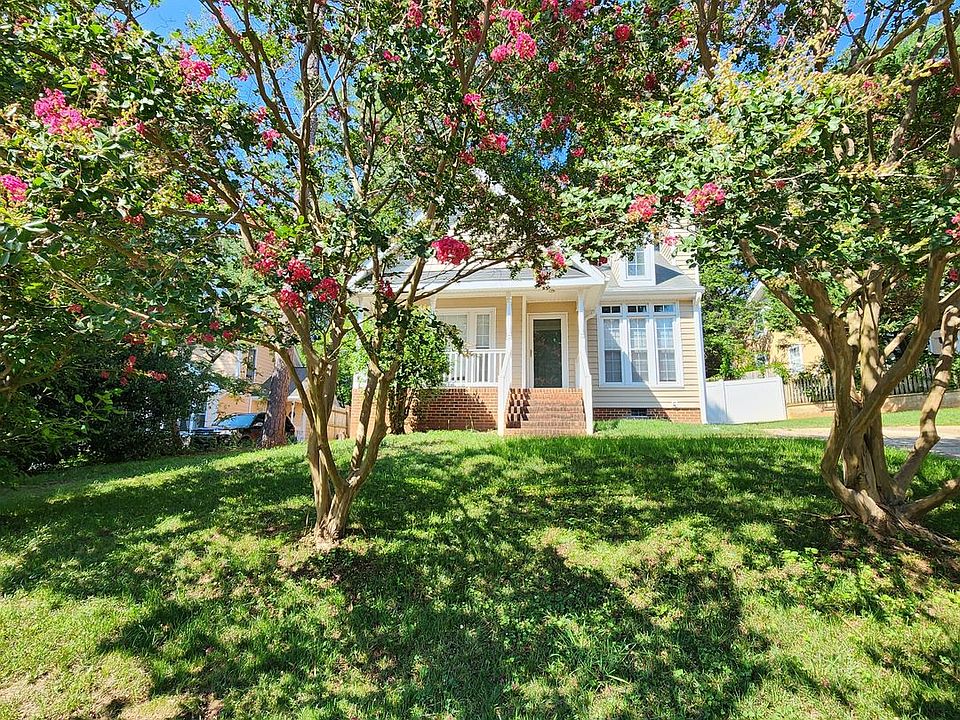 1st image of 126 W Holding Ave