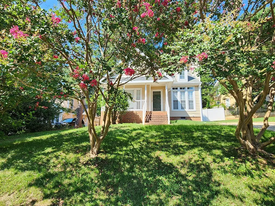 126 W Holding Ave