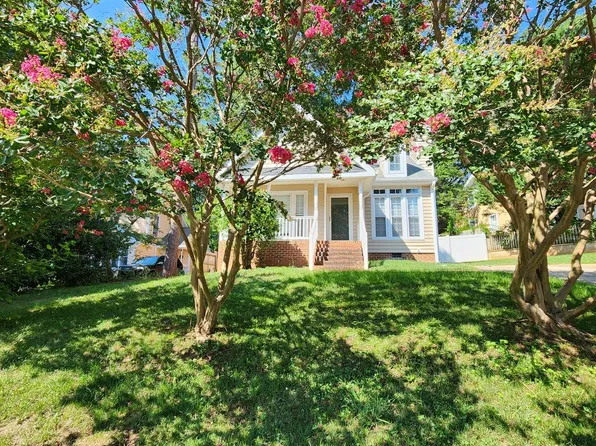 126 W Holding Ave, Wake Forest, NC 27587