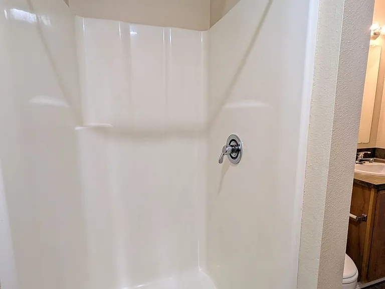 Wellesley Park Apartments — Photo 24