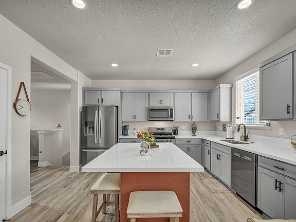 5th image of 329 Cattail Cir