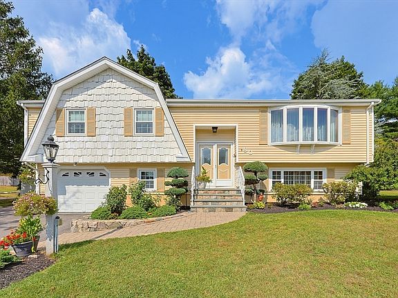 3rd image of 80 Joanne Rd