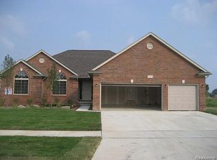 39229 Jefferson Ave, Harrison Township, MI