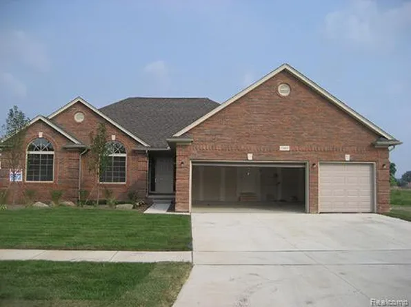 39229 Jefferson Ave, Harrison Township, MI 48045