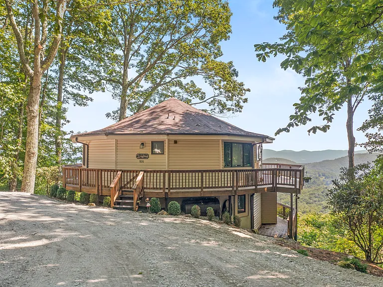 820 Pine Ridge Rd — Photo 10
