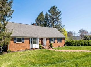 1020 Fairway Dr, Waynesboro, VA 22980