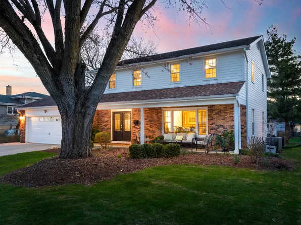 69 S Parkway Dr, Naperville, IL 60540