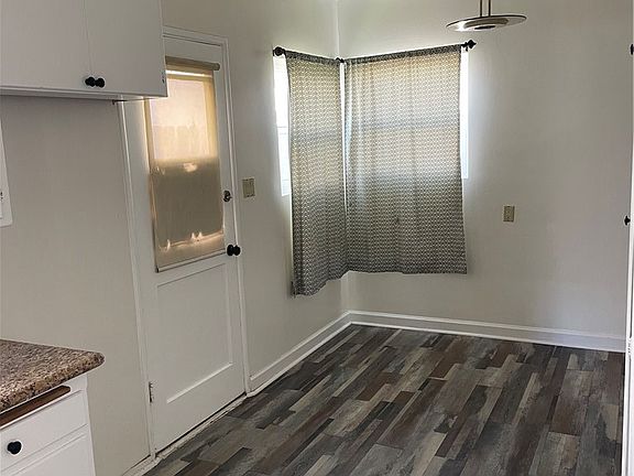5th image of 464 W Wilson Ave