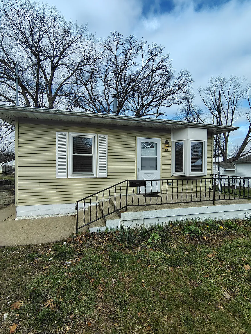 912 Hayes Ave photo 1