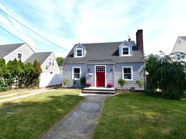 1545 Berkeley Avenue, Baldwin, NY 11510
