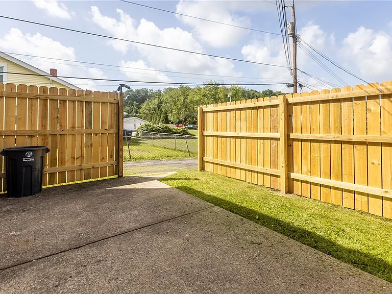 1685 Brodhead Rd #1 — Photo 22