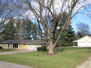 6600 S Overlook Dr, Daleville, IN 47334