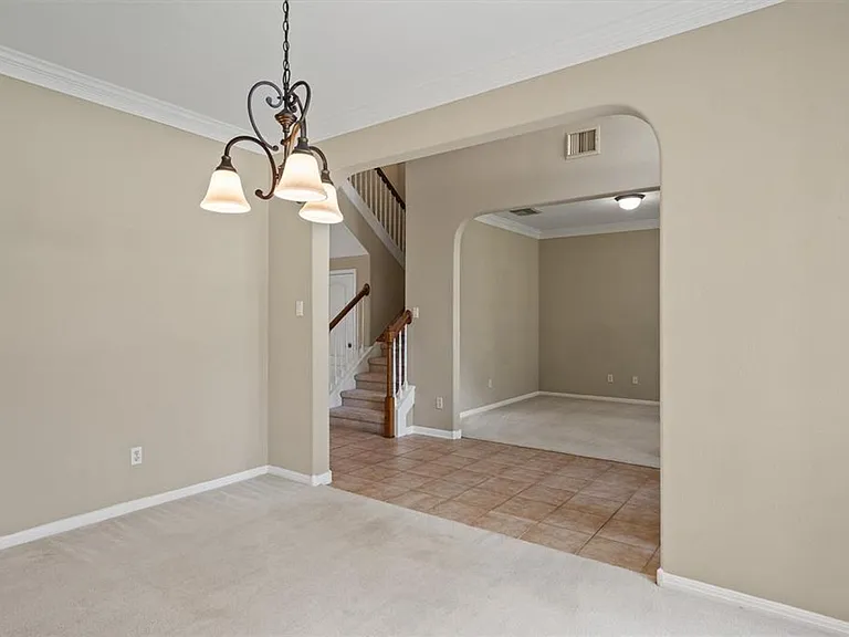 9013 Sautelle Ln — Photo 6