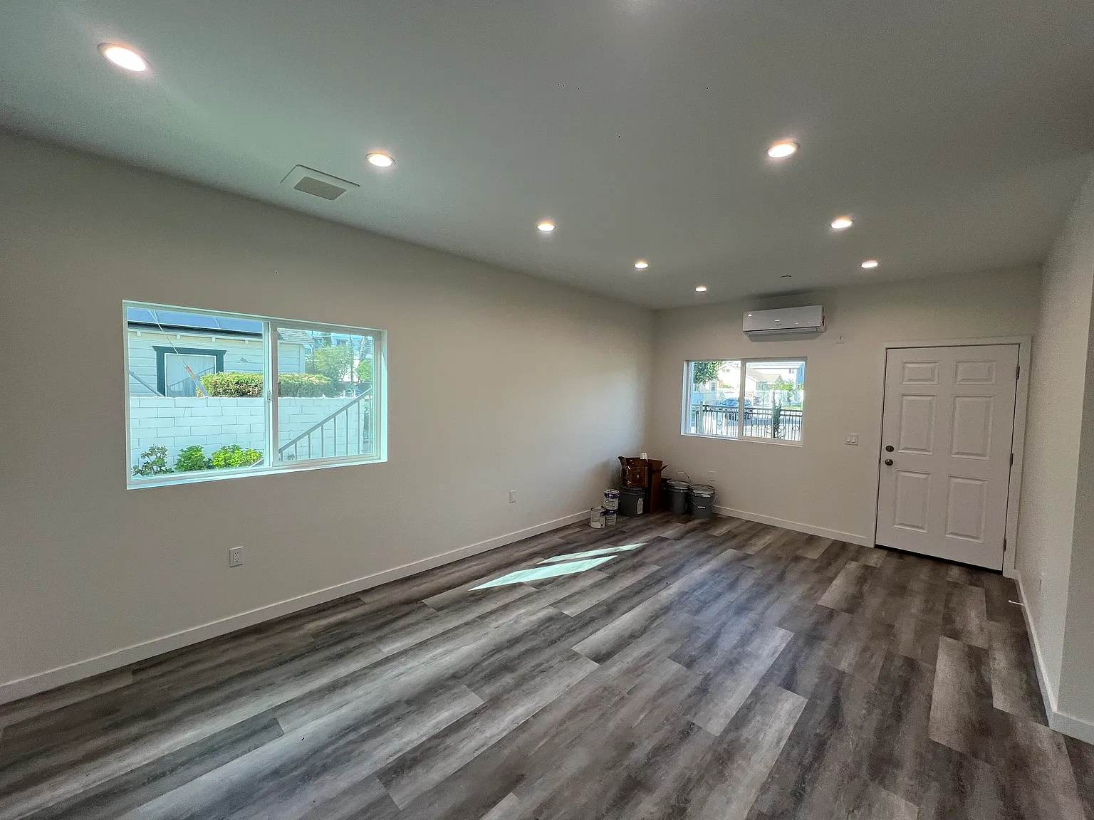 2 bed, 800 sqft, $2,300 — Photo 4