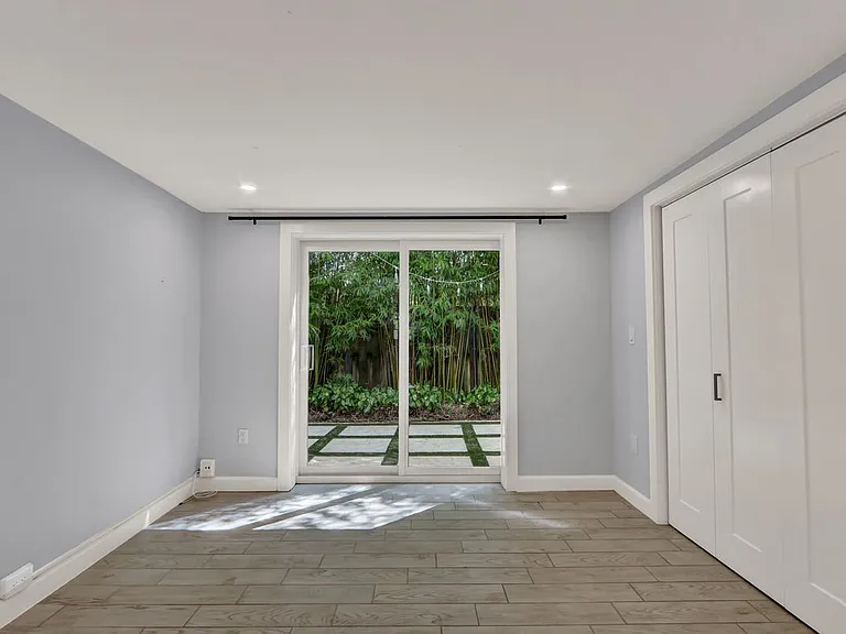 382 SE Edgewood Dr — Photo 11