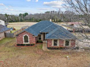 511 Willow Rd, Hallsville, TX 75650