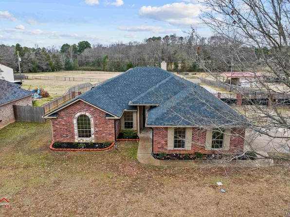 511 Willow Rd, Hallsville, TX 75650