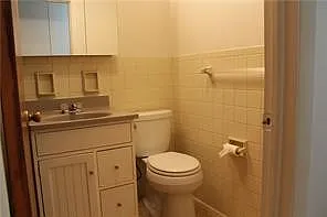 1 bed, 1.0 bath, 6456 sqft, $1,400 — Photo 4