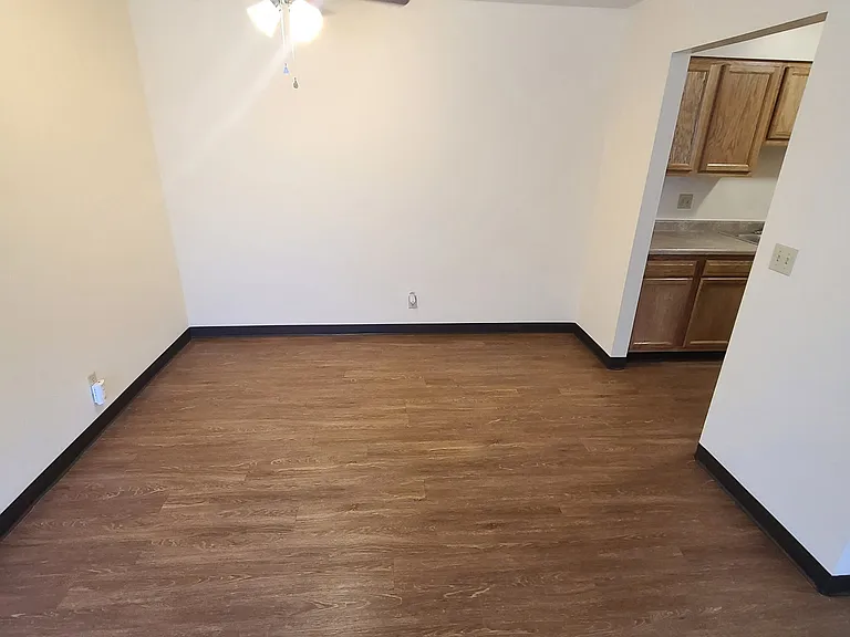 Kimberly Club Apartments — Photo 98