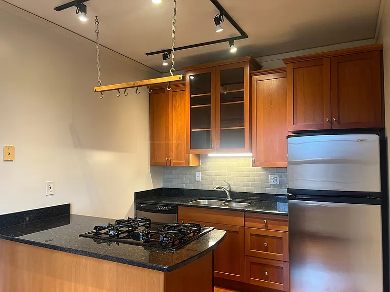 The EB Green Residence — Photo 16