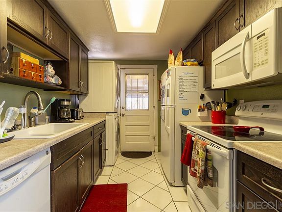 4th image of 9539 Cottonwood Ave Unit F