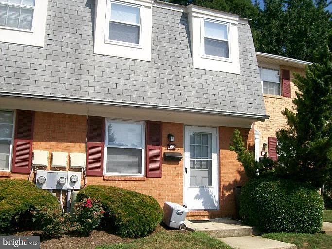 1st image of 9 Heritage Ct #122