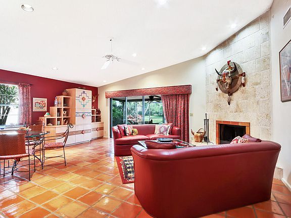 2nd image of 13118 La Lique Court