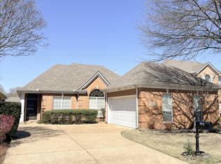 5572 Fountain Bay Dr, Memphis, TN 38120