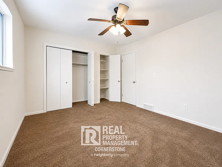 Welcome to Hickory Hills Apartments — Photo 9