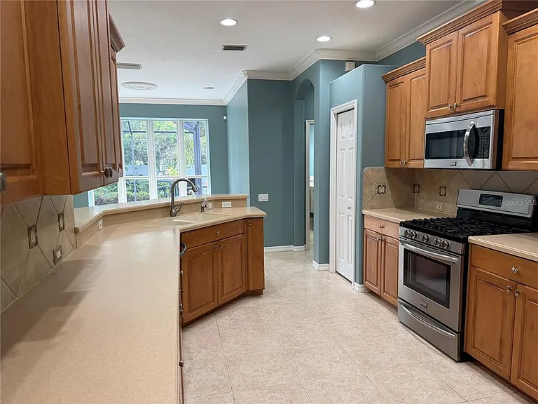 4823 Carrington Cir — Photo 17