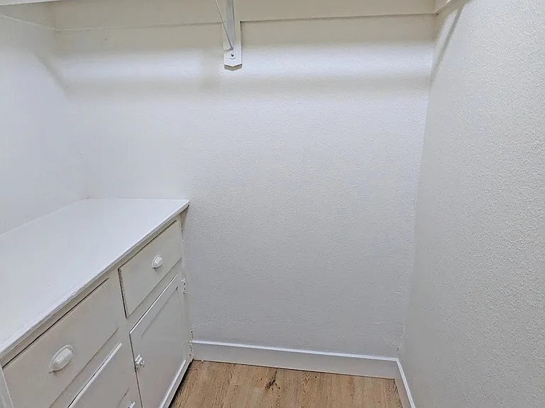 2801 San Marino St #4 — Photo 11