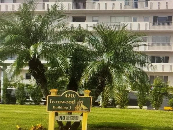 4210 Ironwood Cir APT 404J, Bradenton, FL 34209