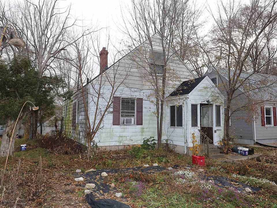 2nd image of 1618 Johnson St