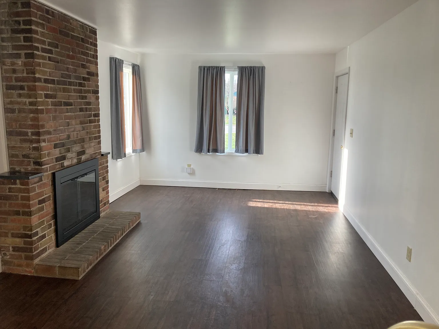 3 bed, 1000 sqft, $1,800 — Photo 2