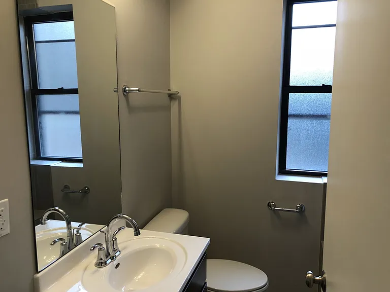 4817 N Christiana Ave #2W — Photo 6