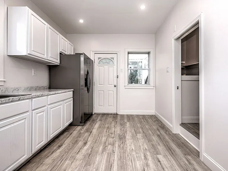 330 Naugatuck Ave — Photo 24